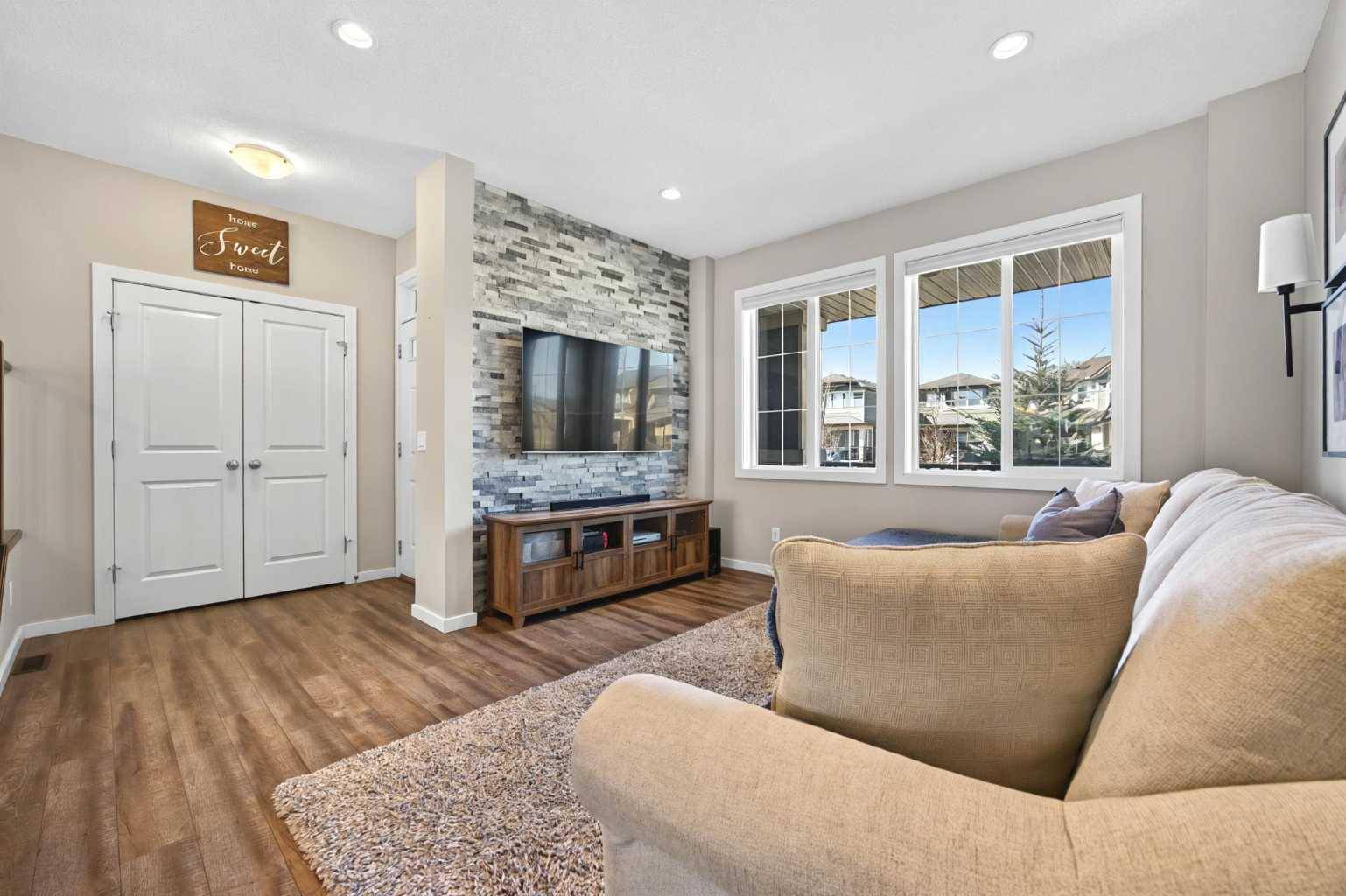 Calgary, AB T2X 4E5,29 Legacy Glen WAY SE