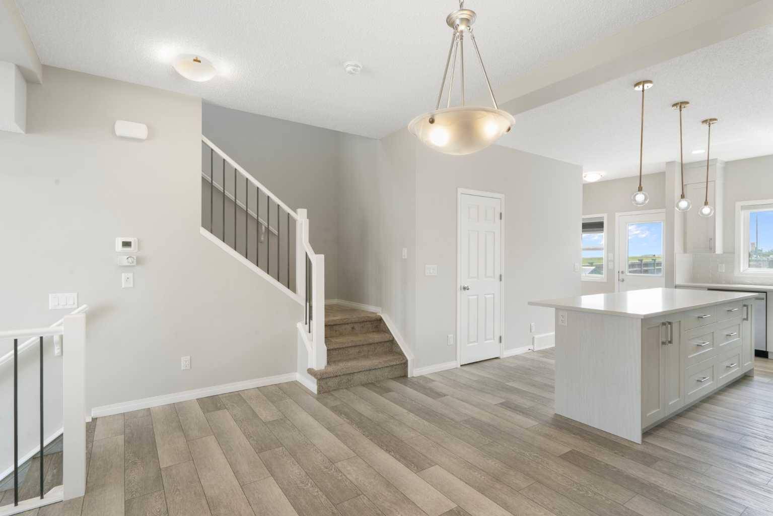 Calgary, AB T3M 2W3,661 Masters RD SE