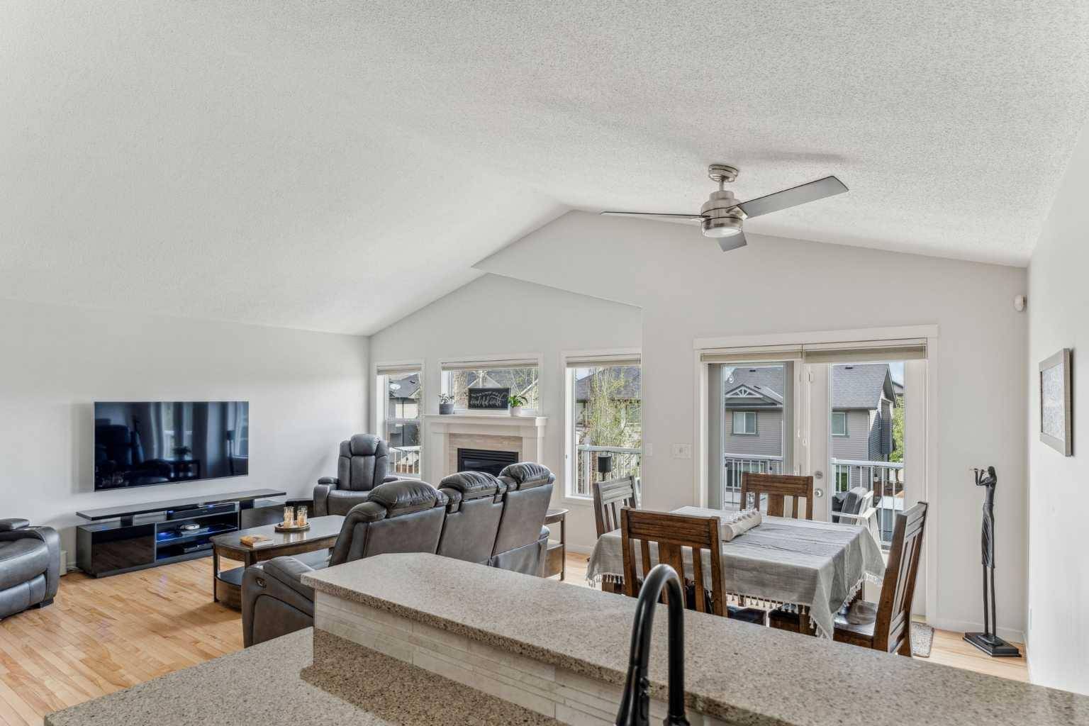 Calgary, AB T3R 0E8,171 Sage Valley GN NW