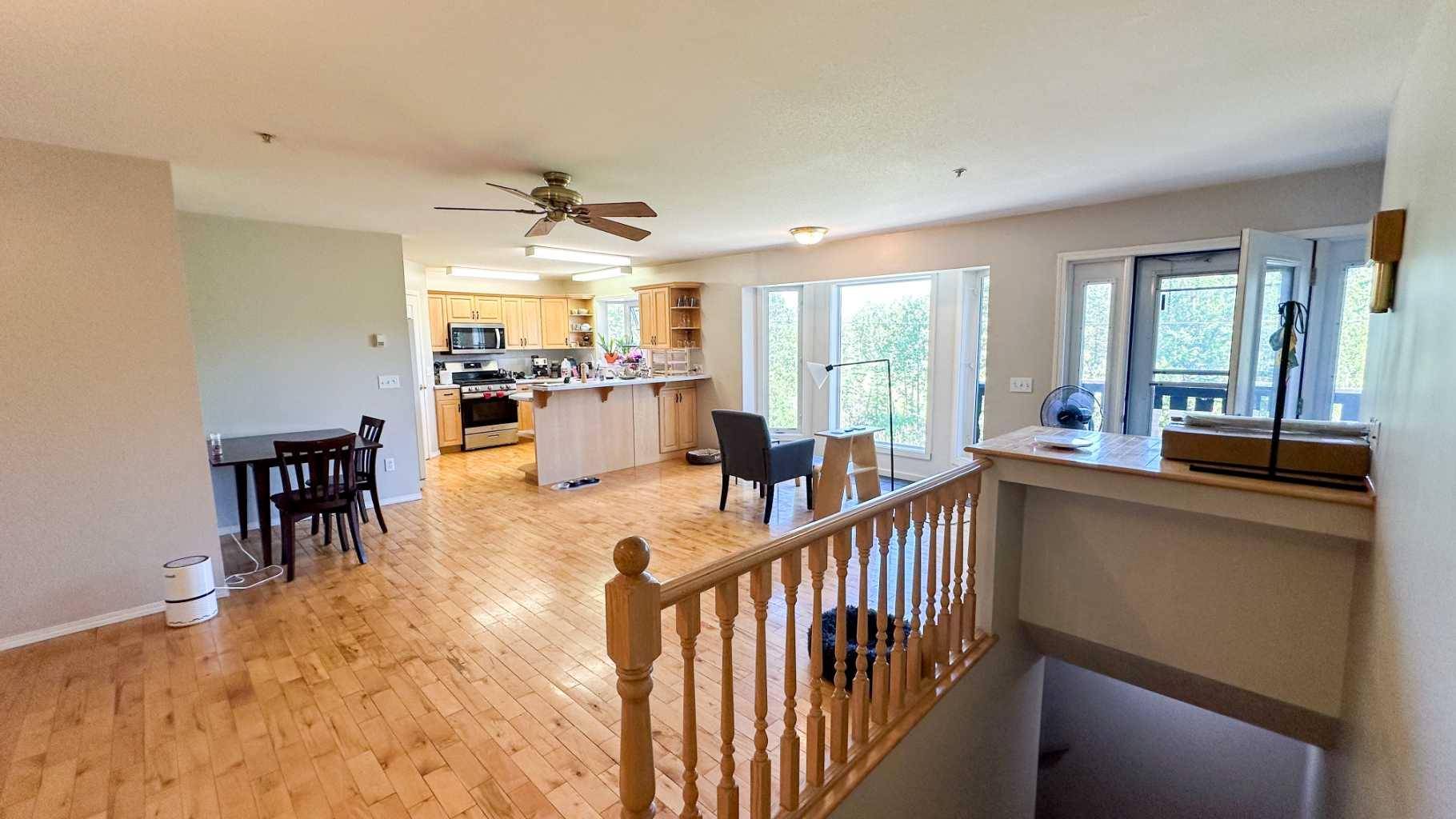 Sundre, AB T0M 1X0,586 Main Ave W