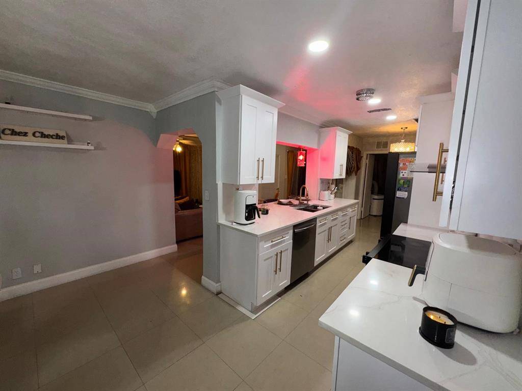 North Lauderdale, FL 33068,6704 Inwood