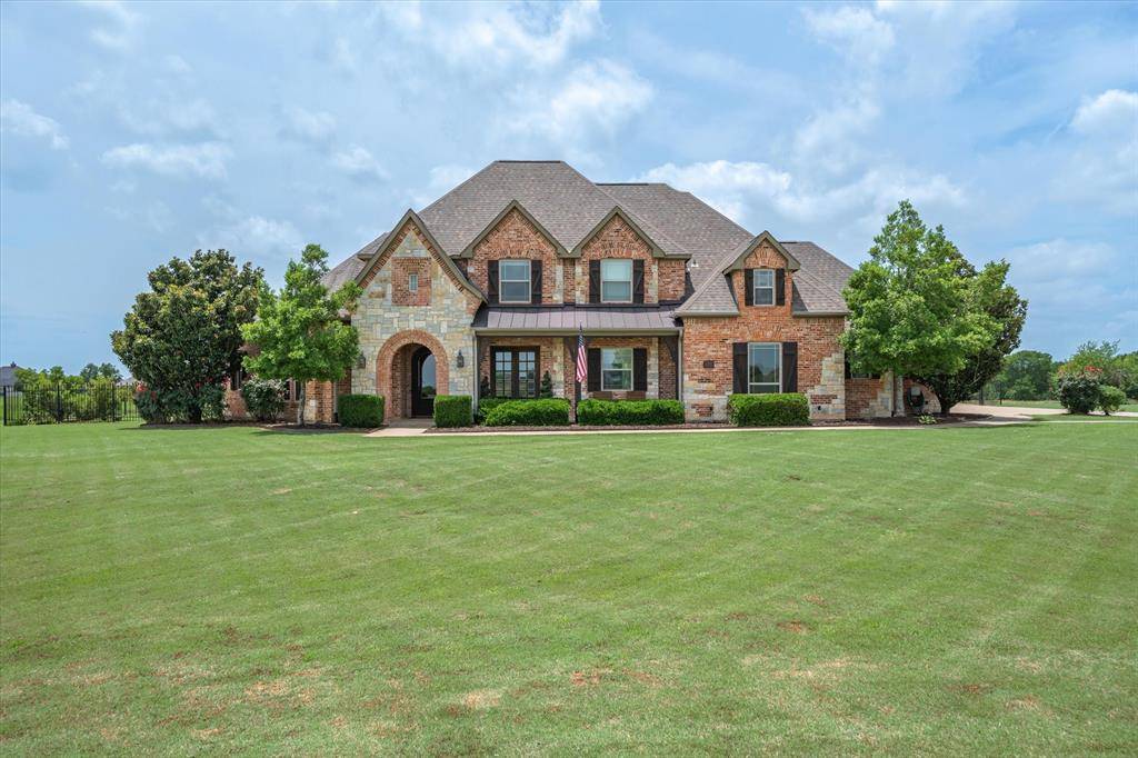 1299 Shadow Lakes Drive, Wills Point, TX 75169