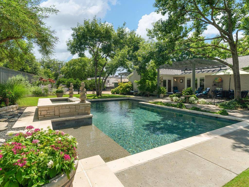 4220 Beaver Brook Place, Dallas, TX 75229
