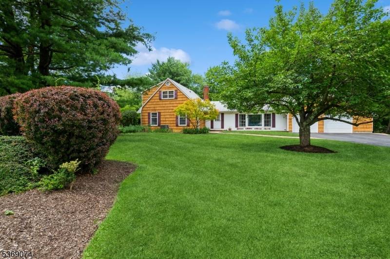 1097 Cambridge Ln, Bridgewater Twp., NJ 08807