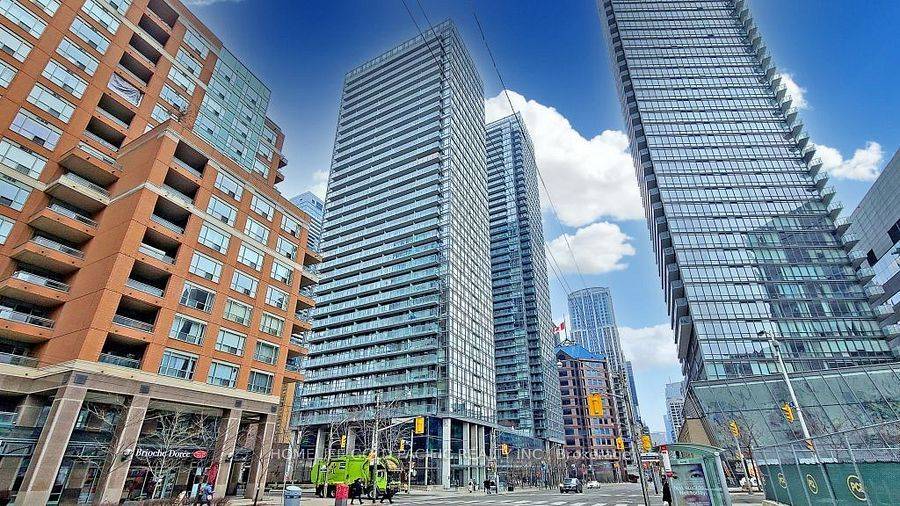 37 Grosvenor ST #505, Toronto C01, ON M4Y 3G5