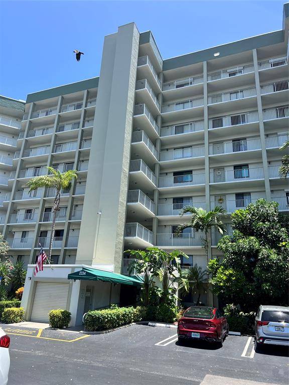 2334 S Cypress Bend Dr #810, Pompano Beach, FL 33069