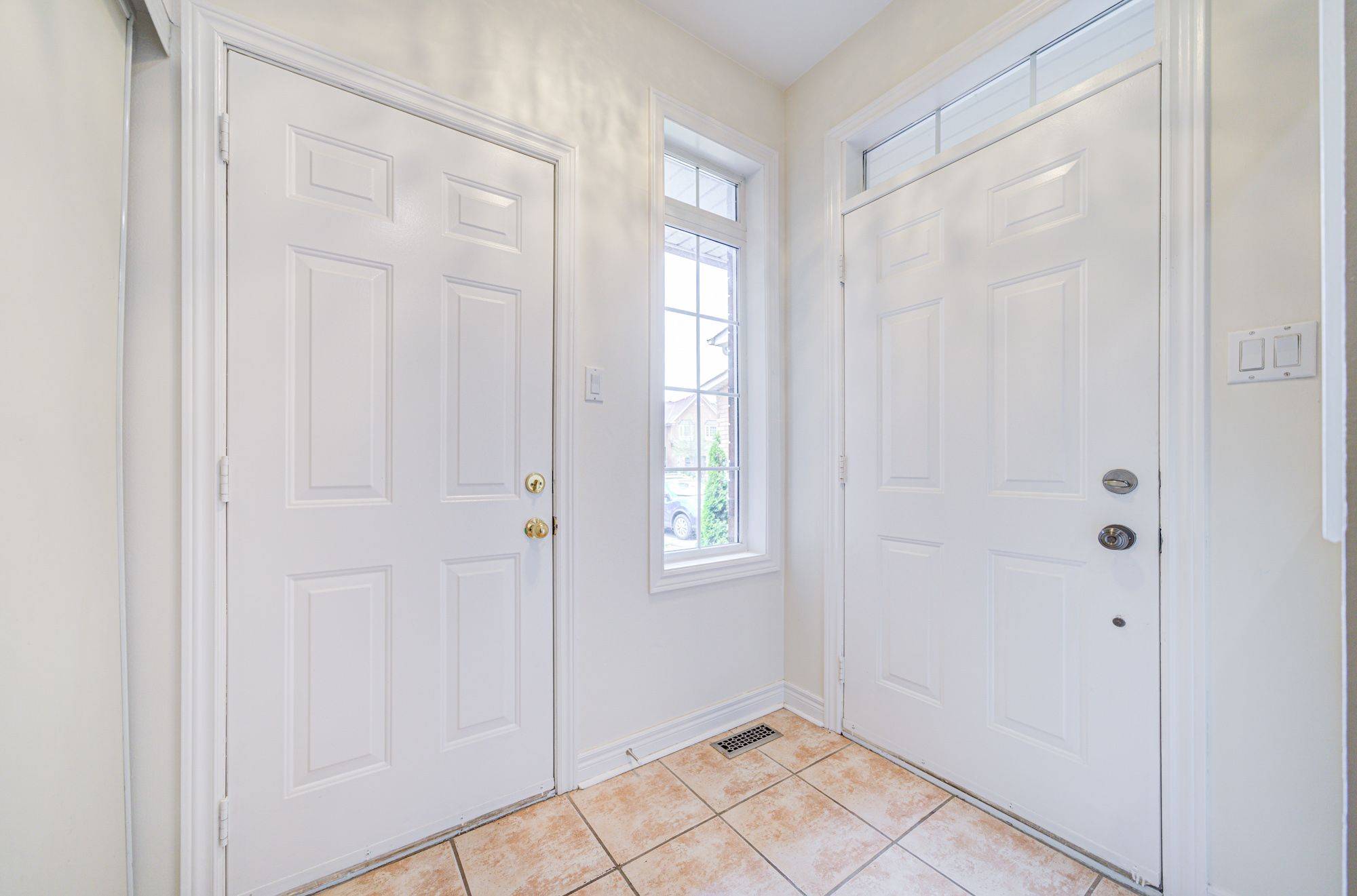 Richmond Hill, ON L4S 2A3,250 Kimono CRES