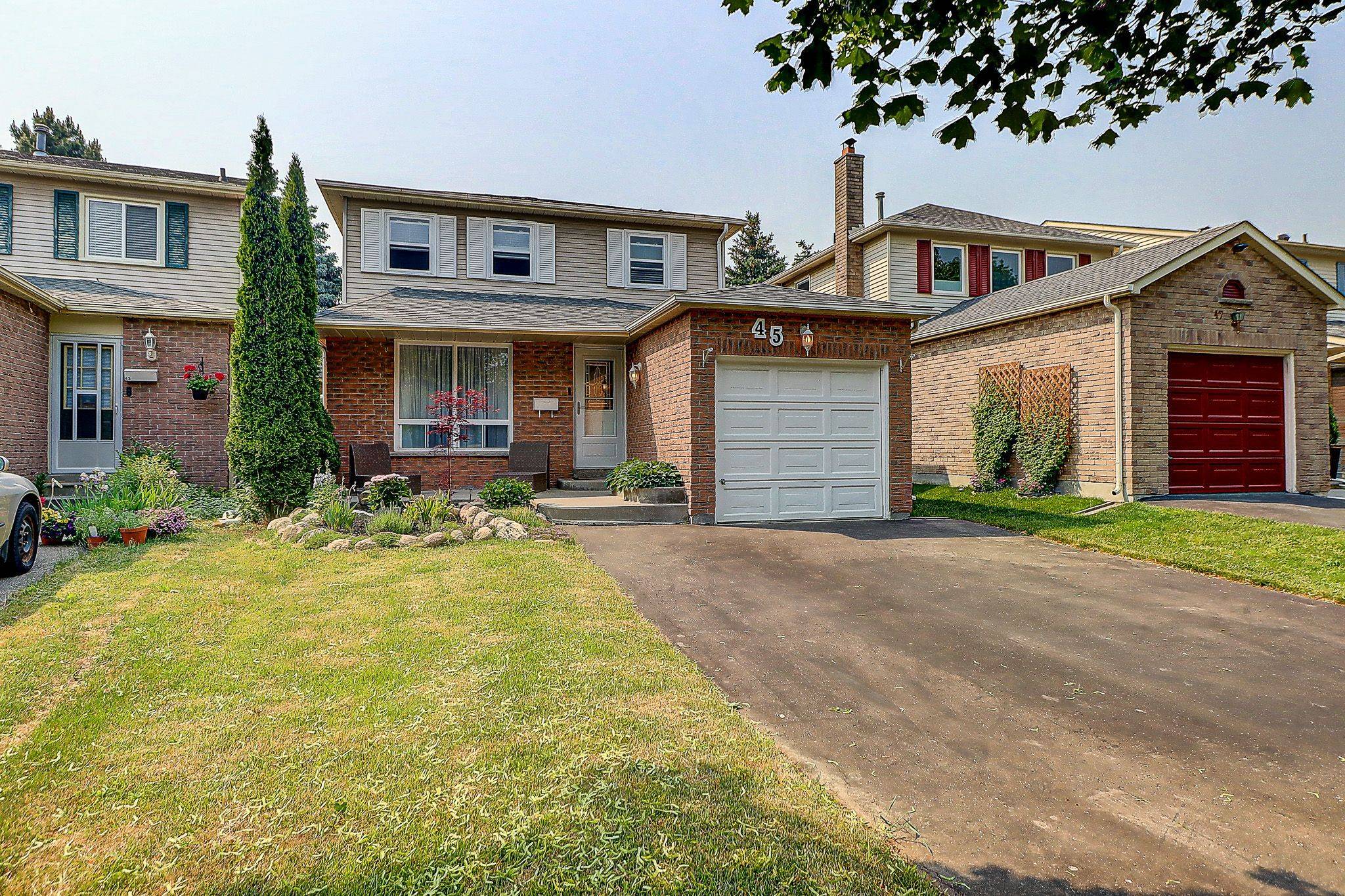 45 Vanessa RD, Markham, ON L3R 4W1