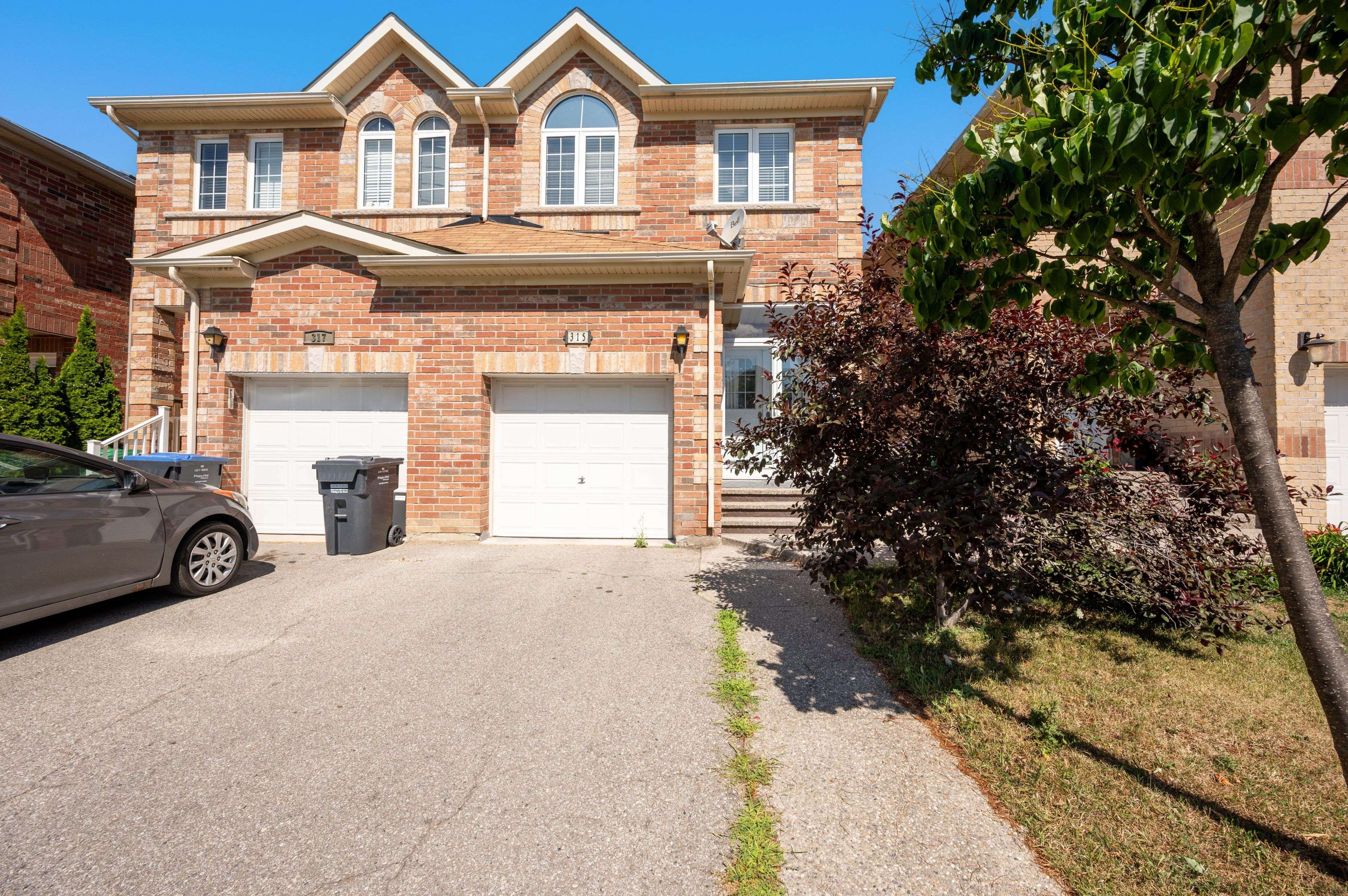 315 Comiskey CRES, Mississauga, ON L5W 0C5