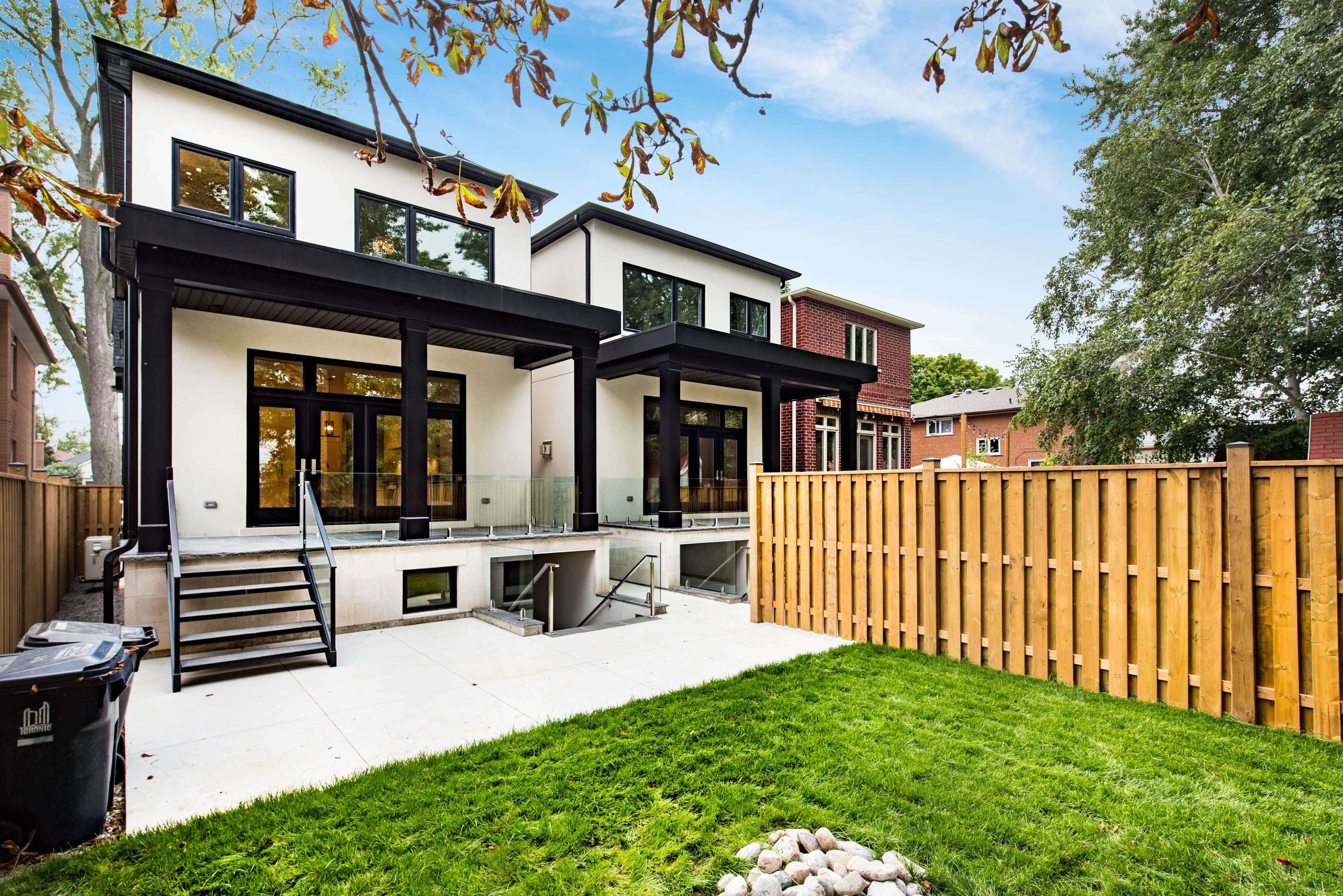 Toronto W06, ON M8W 1Y8,60A Burlingame RD