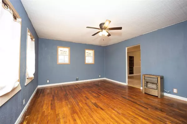 Ennis, TX 75119,910 S Chatfield Street