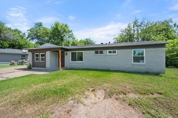 Ennis, TX 75119,2600 Woodlawn Drive