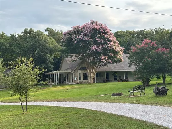 Gainesville, TX 76240,419 County Road 174