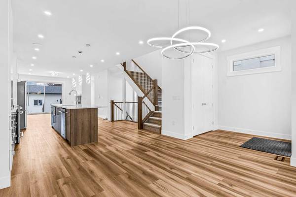 Calgary, AB T2K 0B4,430 33 AVE Northwest