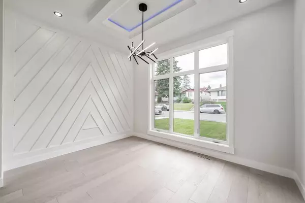 Calgary, AB T2M 3Y2,2430 23 ST Northwest
