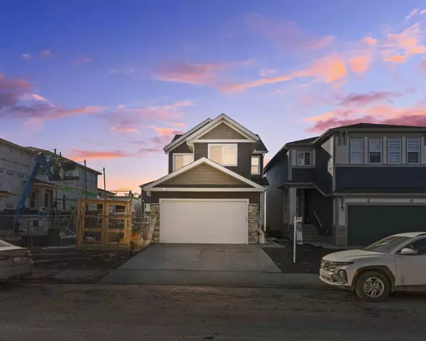 117 Creekstone LNDG SW, Calgary, AB T2X 5E8