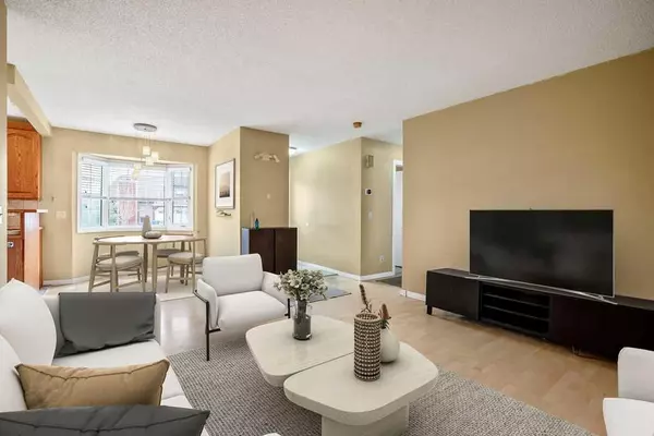 31 Castleglen CRES Northeast, Calgary, AB T3J1N2