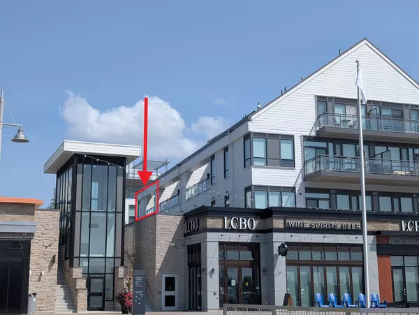 Innisfil, ON L9S 0M2,275 Broward WAY #64