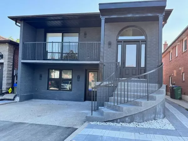 4425 Curia CRES #Suite #1, Mississauga, ON L4Z 2Y2