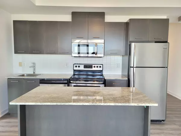 Mississauga, ON L5B 0G7,360 Square One DR #1902