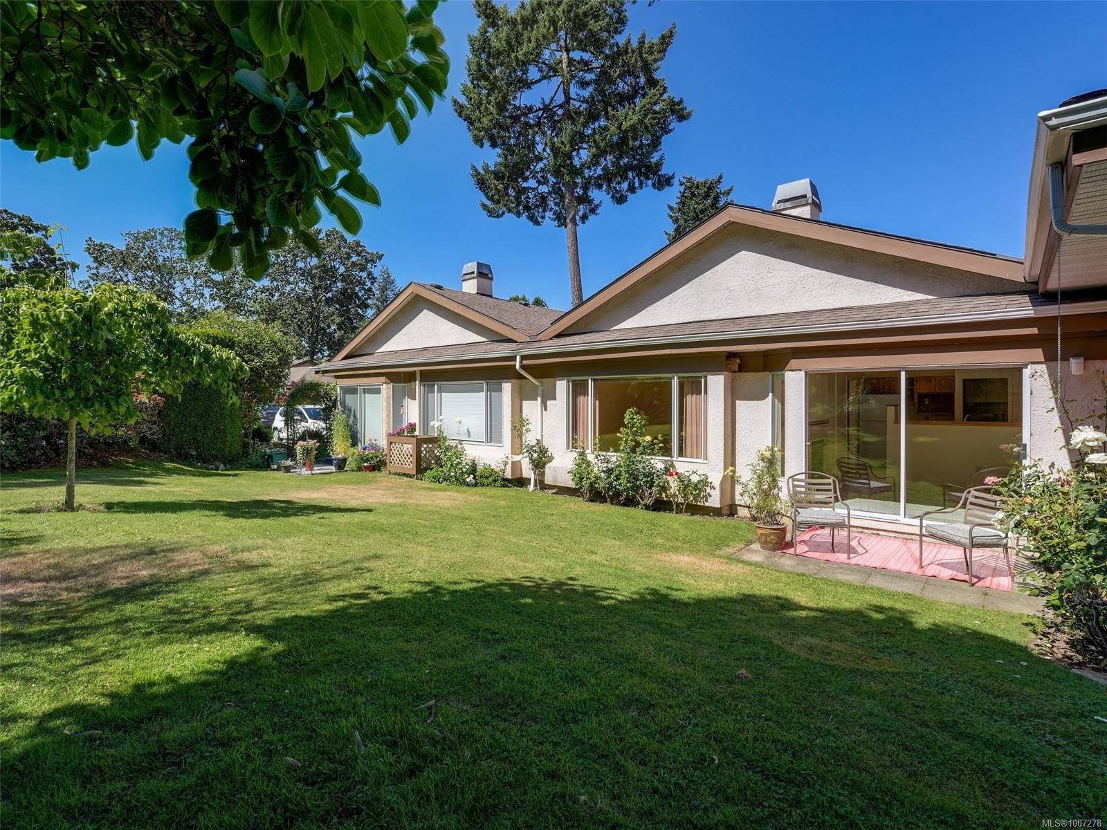 901 Kentwood Lane #60, Saanich, BC V8Y 2Y9