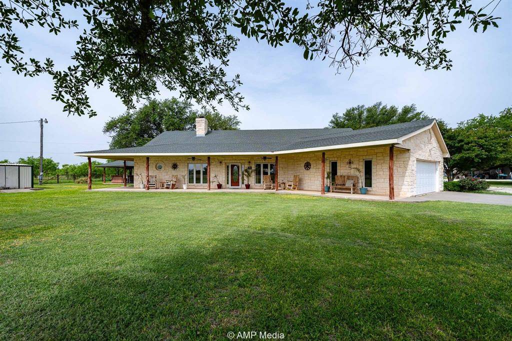 1302 County Road 142, Ovalo, TX 79541