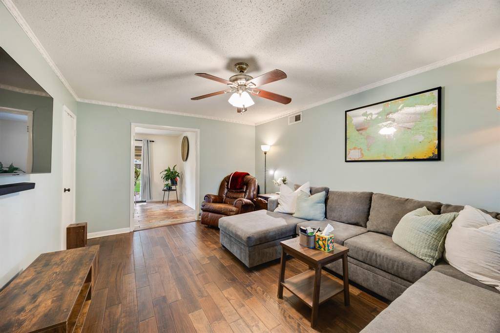 Farmers Branch, TX 75234,13835 Pyramid Drive