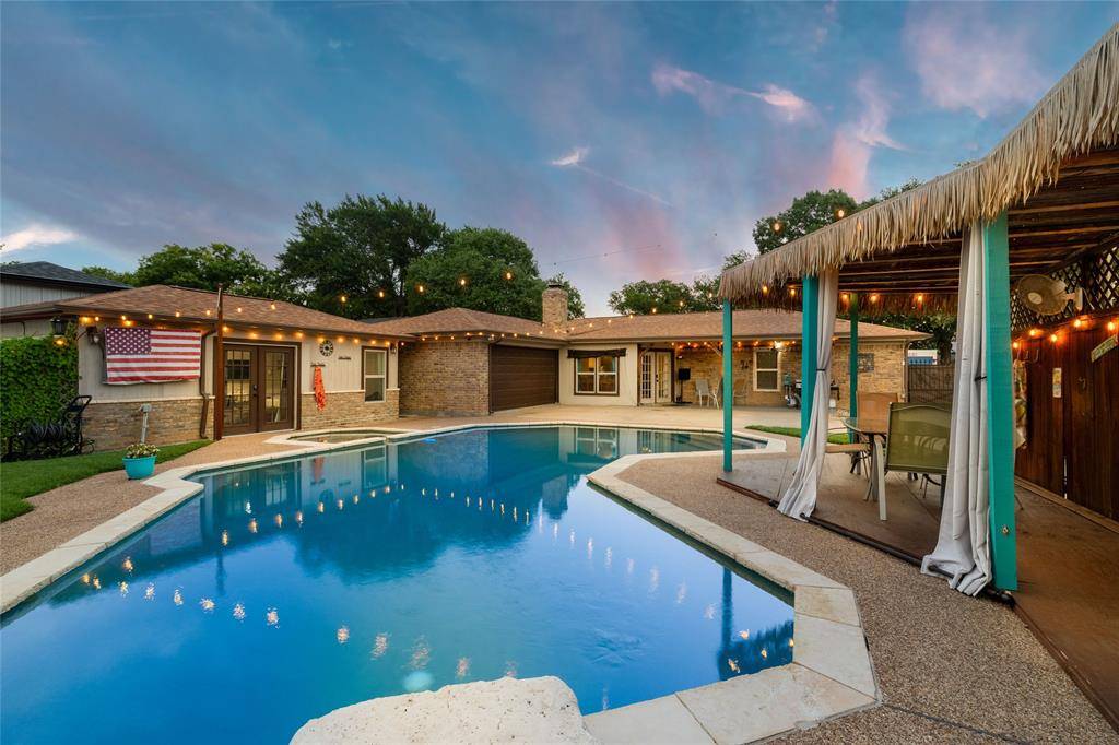 2505 Lakeview Drive, Bedford, TX 76021