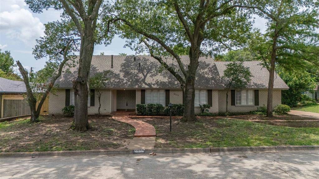 4609 Barwick Drive, Fort Worth, TX 76132