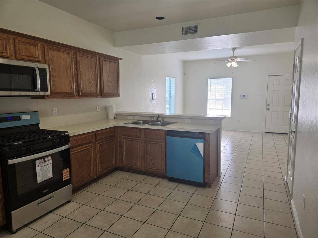 Gainesville, TX 76240,706 Throckmorton Street
