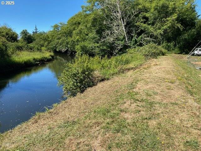 Lincoln City, OR 97367,320 S DRIFT CREEK RD