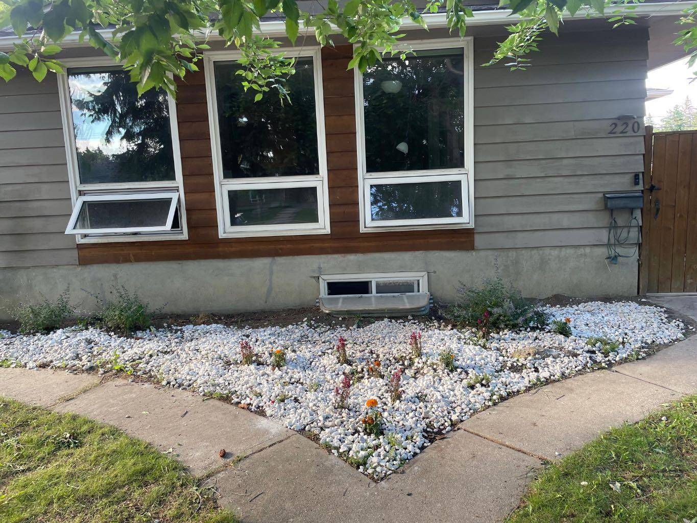 Calgary, AB T2K 0N9,220 72 AVE Northeast