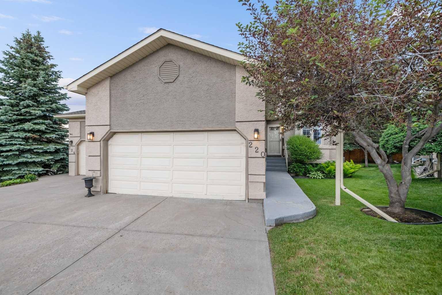 220 Silver Creek Mews NW, Calgary, AB T3B 5L1