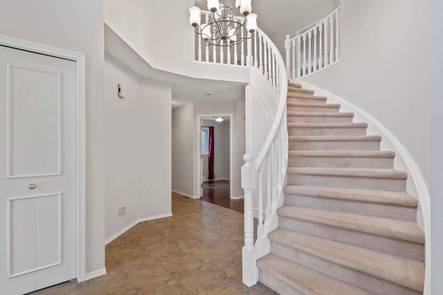 Calgary, AB T2Y 2T9,1028 Shawnee DR SW