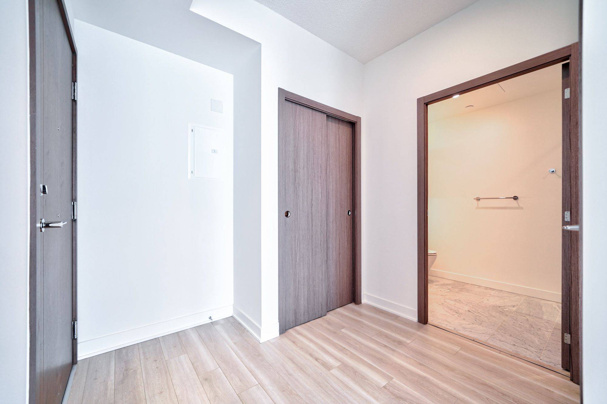 Toronto C01, ON M5V 0N1,17 Bathurst ST #3505