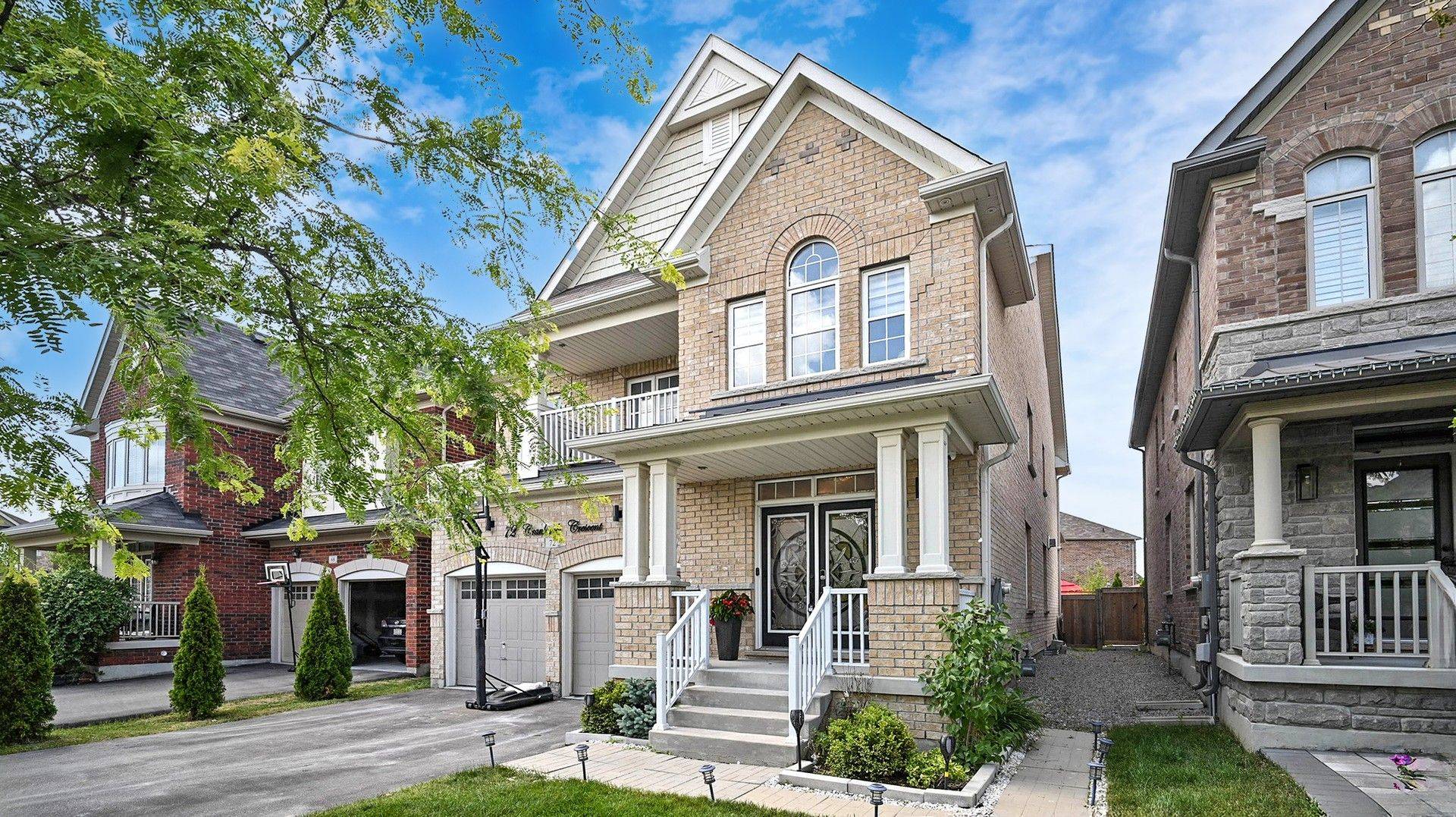 72 Cranbrook CRES, Vaughan, ON L4H 4H1