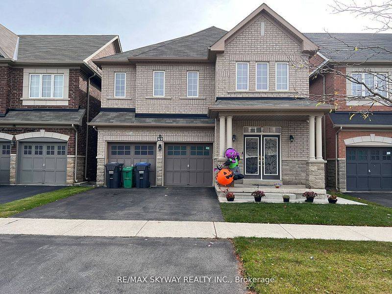42 Arrowstone CT, Brampton, ON L6R 0V5