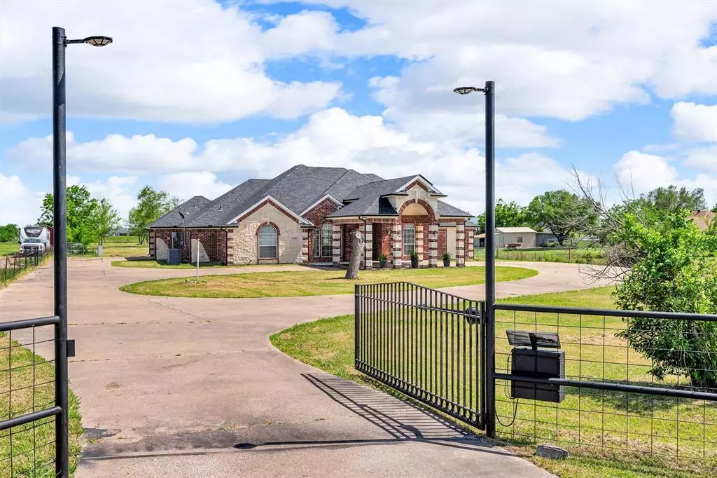 Forney, TX 75126,16492 County Road 221
