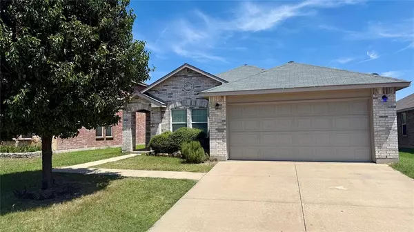 5724 Mirror Ridge Drive, Fort Worth, TX 76179