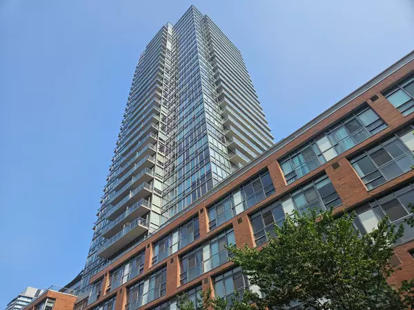 33 Mill ST #806, Toronto C08, ON M5A 3R3