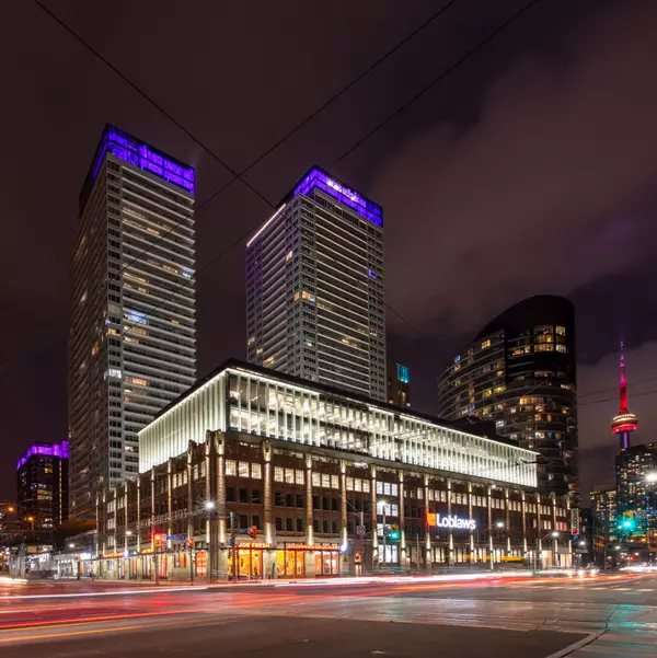 Toronto C01, ON M5V 0N1,17 Bathurst ST #3505