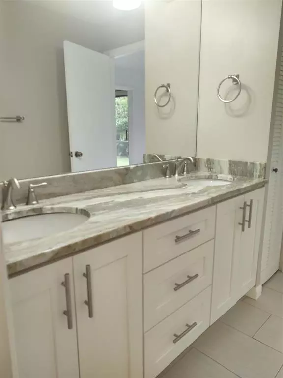 Delray Beach, FL 33483,3275 Frederick Blvd #12D