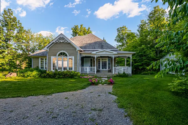 Mckellar, ON P2A 0B4,37 Lizzies LN