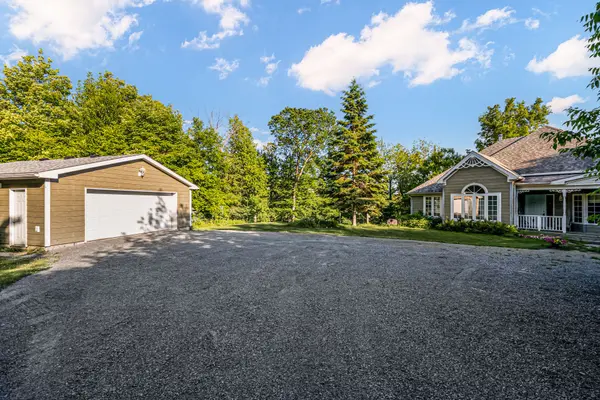 Mckellar, ON P2A 0B4,37 Lizzies LN