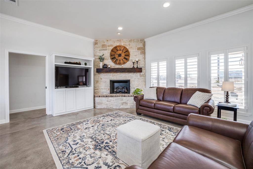 Bonham, TX 75418,1410 S Shore Drive