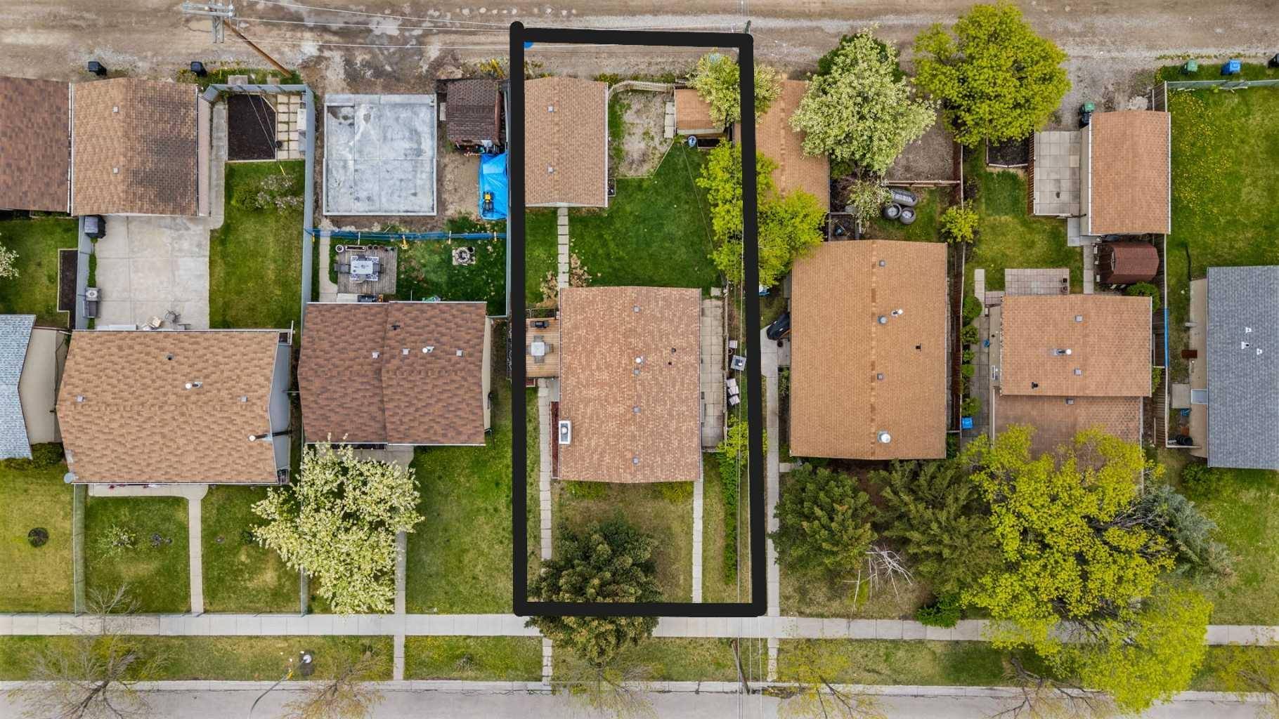 Calgary, AB T1Y 3V2,6824 Rundlehorn DR NE