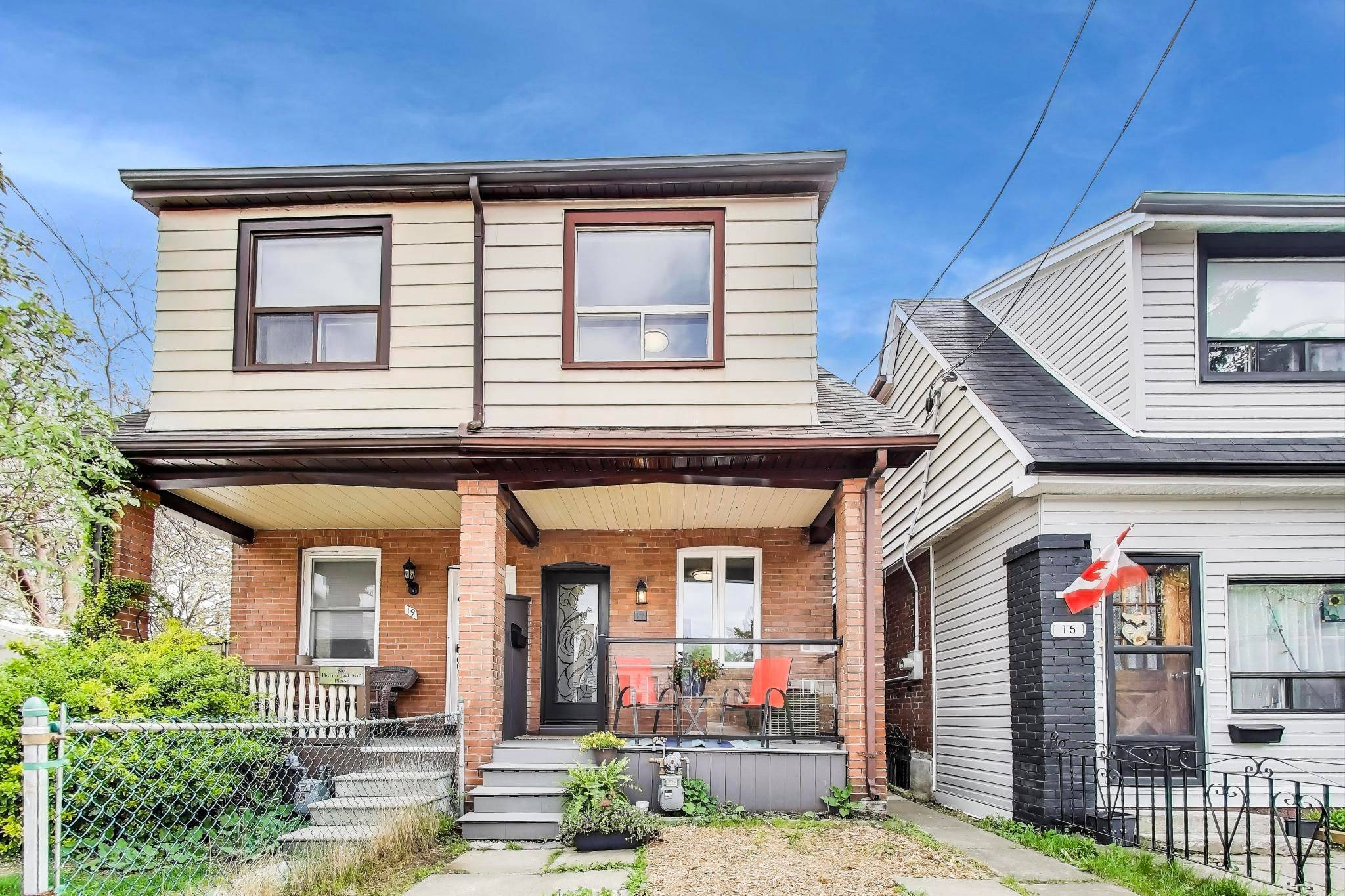 17 Weymouth AVE, Toronto E03, ON M4C 1R6