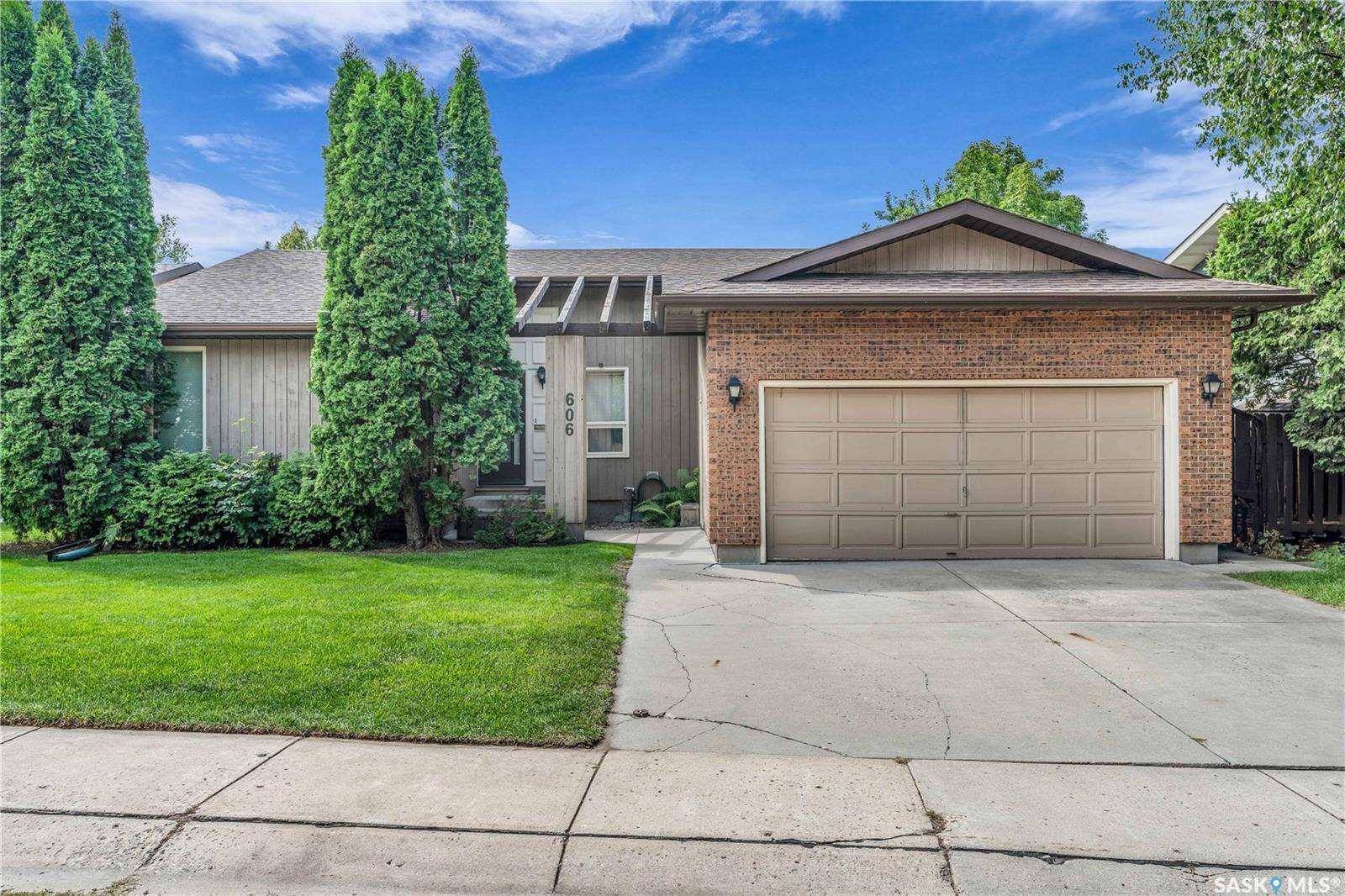 606 Whitewood WAY, Saskatoon, SK S7J 4L6