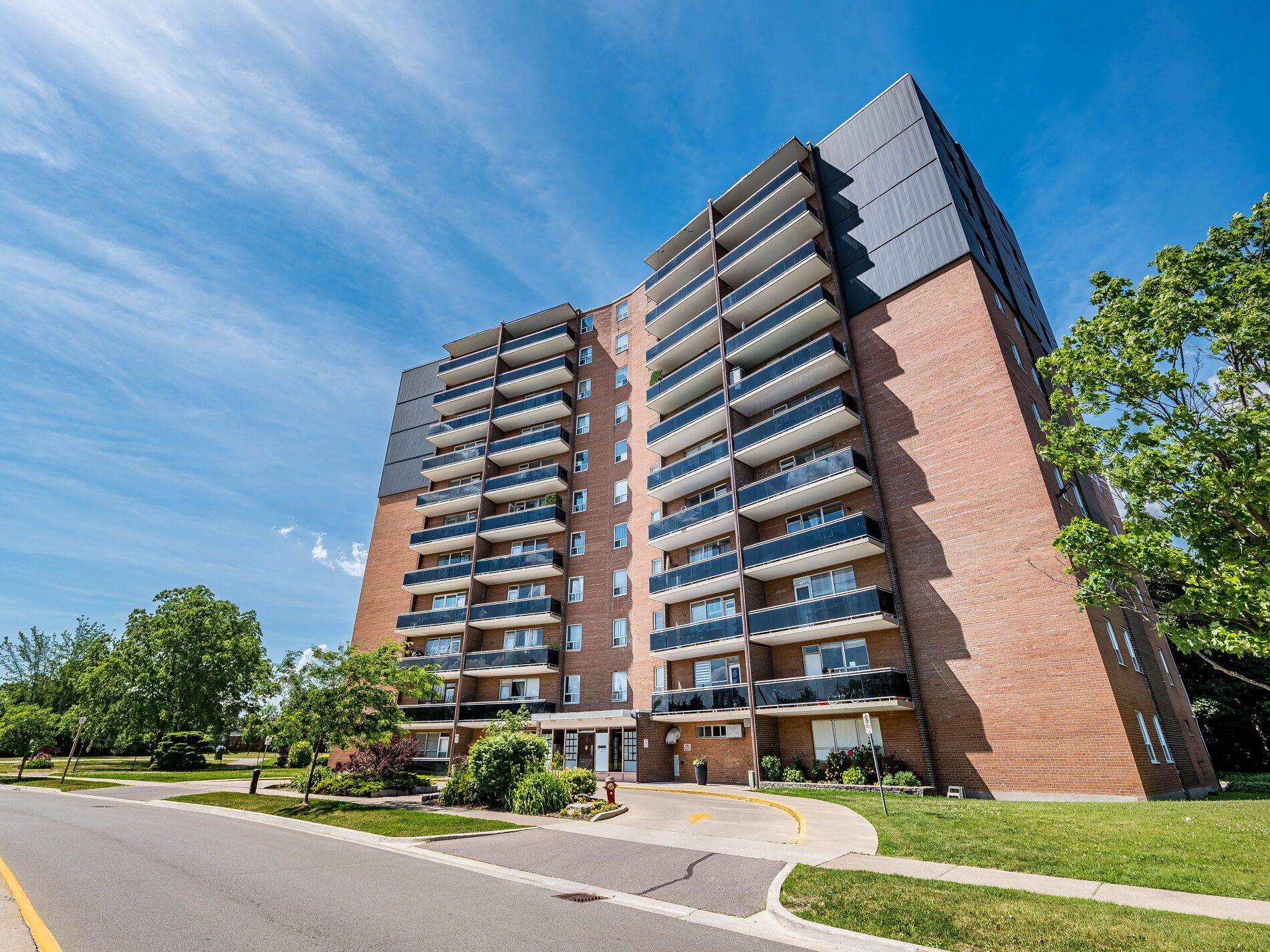 Mississauga, ON L4Y 3A7,3145 Queen Frederica DR #602