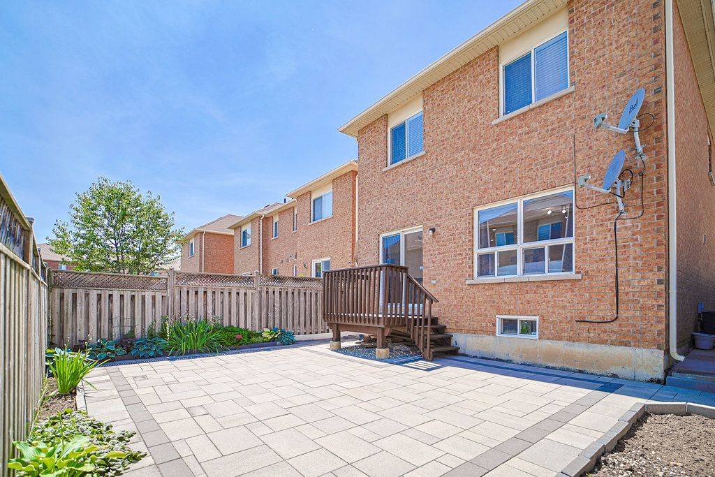 Brampton, ON L7A 2X3,36 Olivett LN